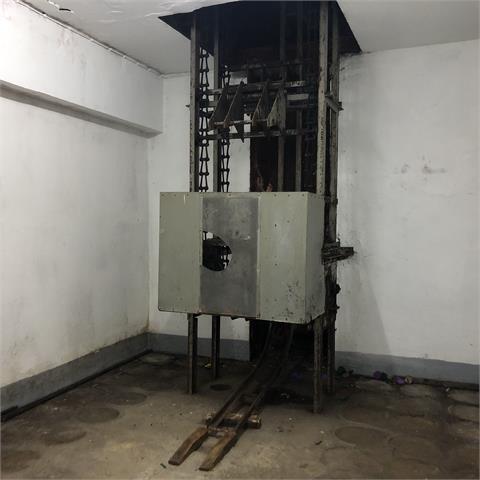 Barrel elevator