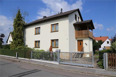 Großzügiges Einfamilienhaus / Mehrgenerationenhaus in Schwandorf